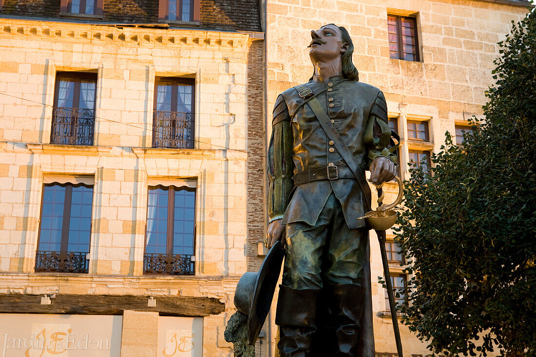 France, Dordogne, Perigord Pourpre, Bergerac, Cyrano de Bergerac statue by Mauro Corda of 2005 in the upper part of Place Pelissiere