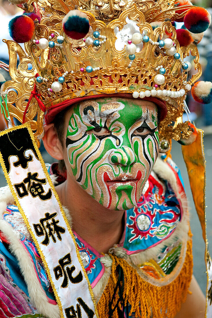Taiwan, Kaohsiung, Taoist Ceremony, portrait