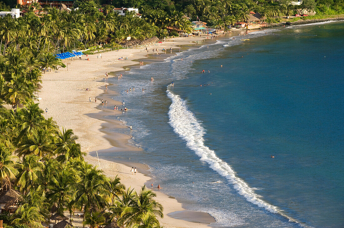 Mexico, Guerrero state, Zihuatanejo, La Ropa beach