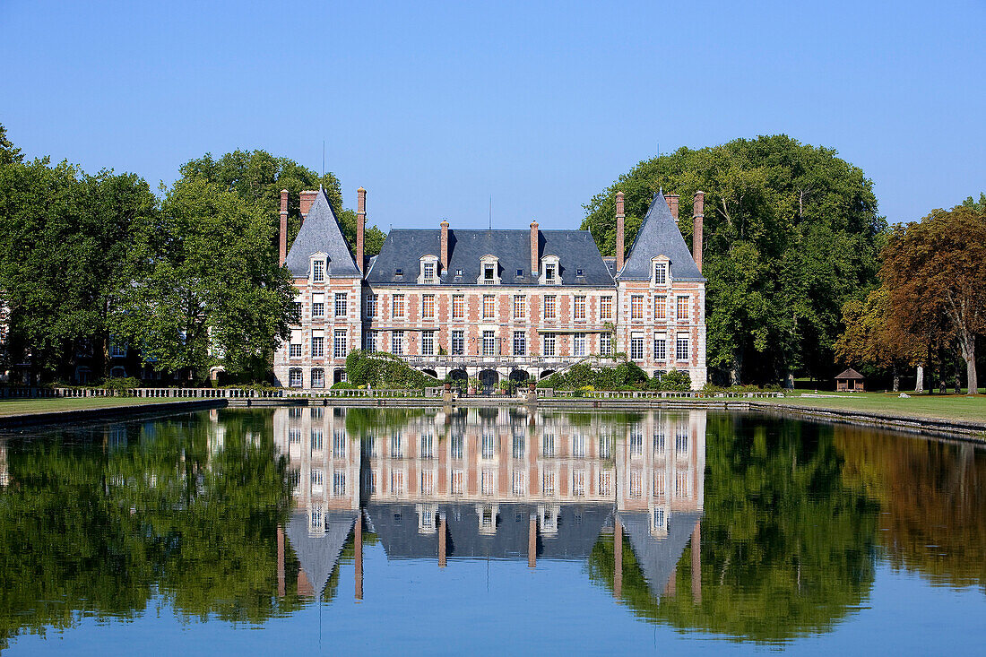 France, Seine et Marne, Parc Naturel Regional du Gatinais francais (Gatinais Regional Natural Park), Courances, the castle