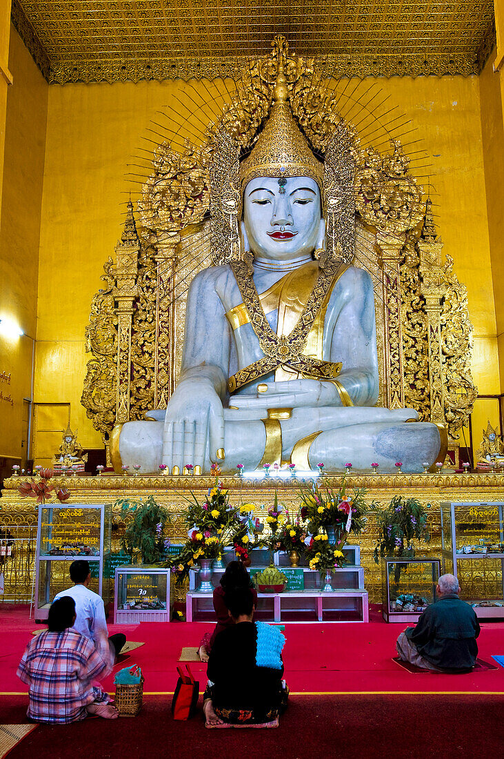 Myanmar (Burma), Mandalay Division, Mandalay, Pagoda of Kyauk Taw Gyi known for its Buddha of 8 m high weighing 900 tonnes, carved in a single block of marble