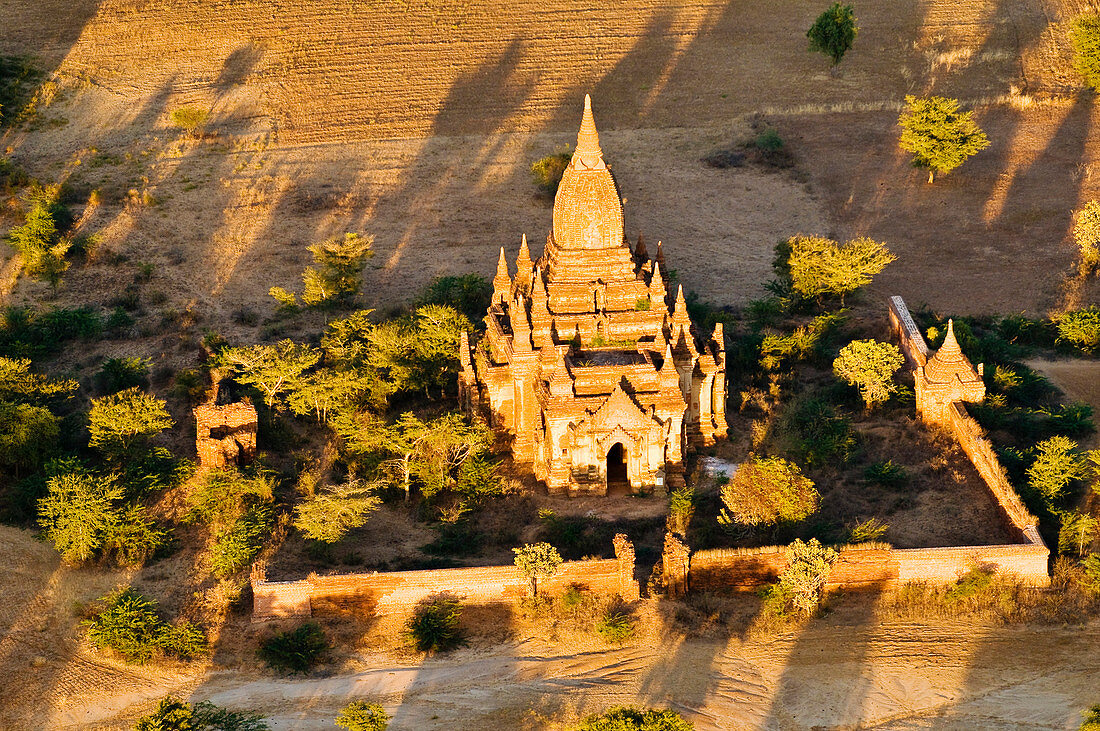 Myanmar (Burma), Mandalay Division, Bagan (Pagan), Old Bagan, archeological site with hundreds of pagodas and stupas built between the 10th and 13th centuries (aerial view)