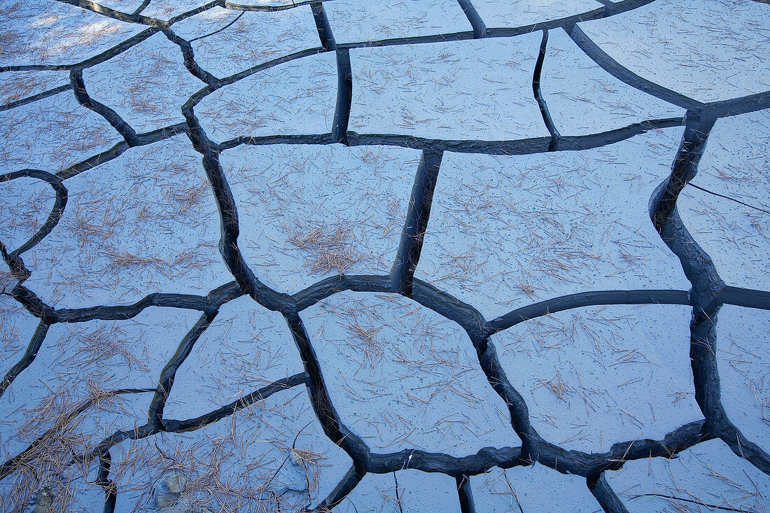 France, Bouches du Rhone, dryness, cracked soil