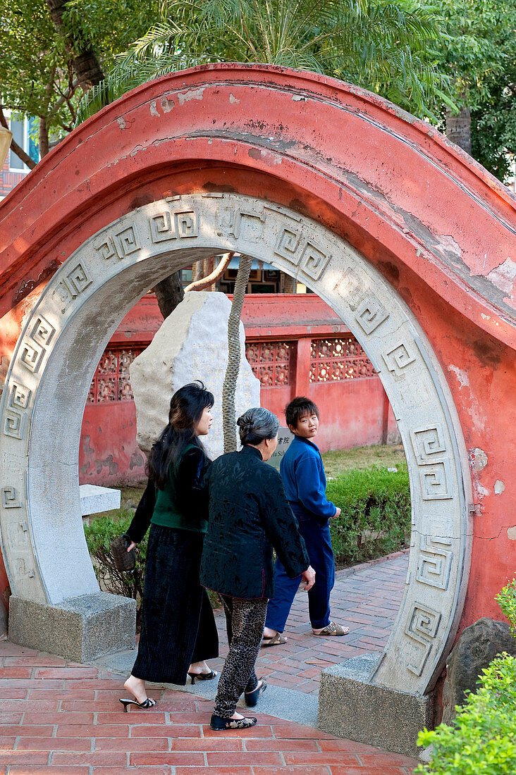 Taiwan, Tainan District, Tainan, Chihkan Towers (Fort Provintia), door