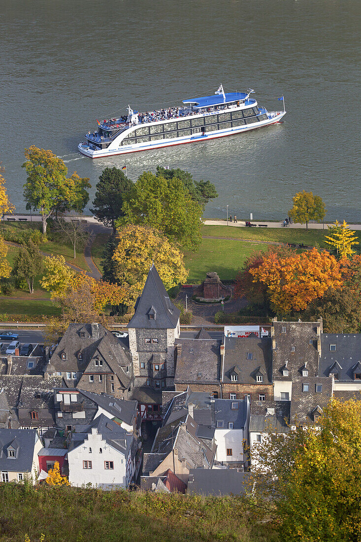 Blick von Burg Stahleck auf Bacharach am Rhein, Oberes Mittelrheintal, Rheinland-Pfalz, Deutschland, Europa