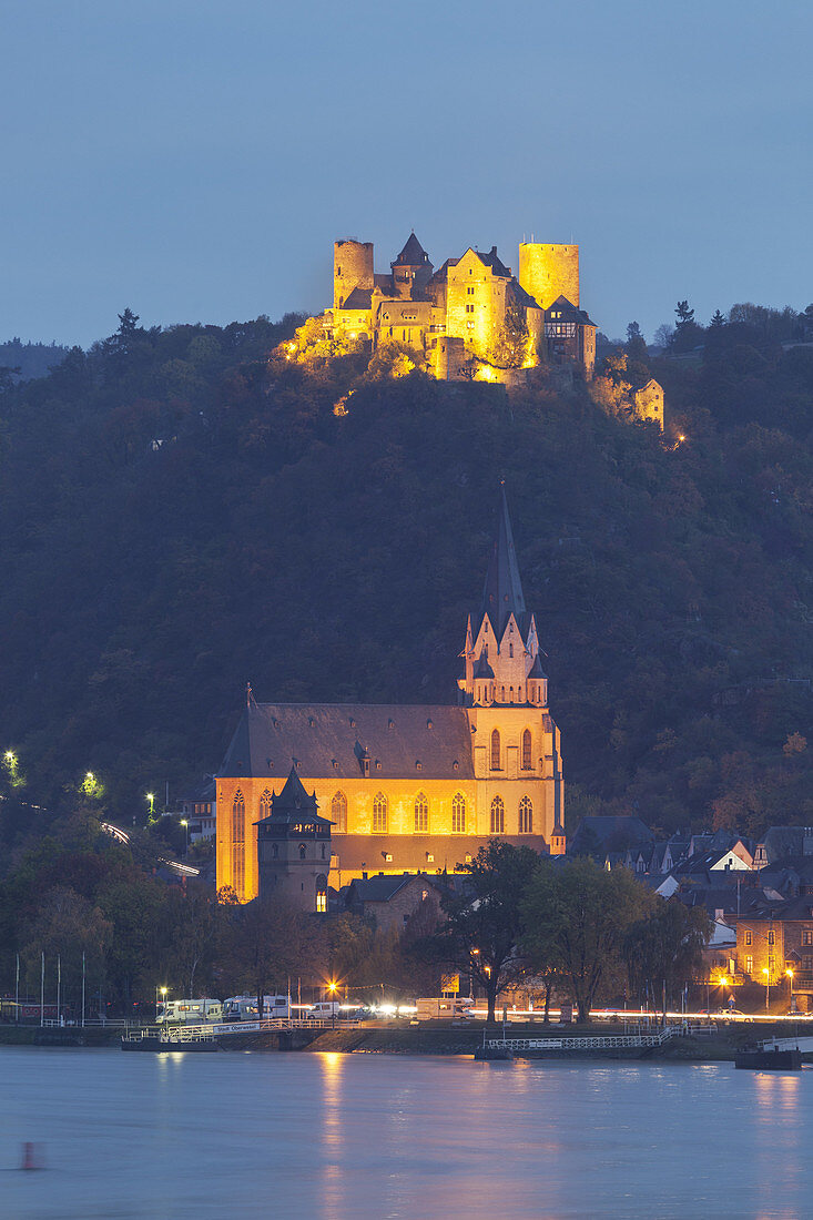 View of Oberwesel with church and castle Schönburg by the Rhine, Upper Middle Rhine Valley, Rheinland-Palatinate, Germany, Europe