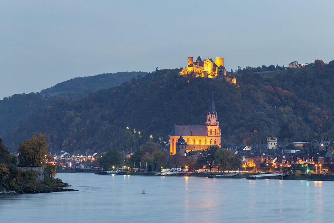 View of Oberwesel with church and castle Schönburg by the Rhine, Upper Middle Rhine Valley, Rheinland-Palatinate, Germany, Europe