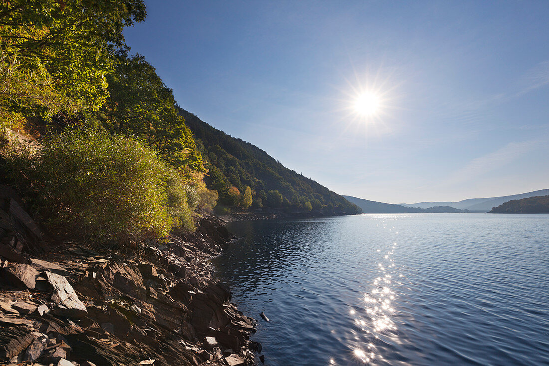 Rur-Stausee bei Heimbach, Eifelsteig, Nationalpark Eifel, Eifel, Nordrhein-Westfalen, Deutschland