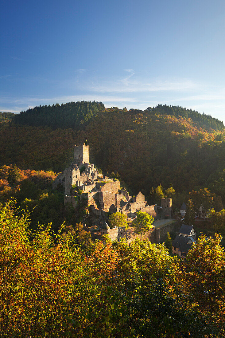 Niederburg castle near Mandersteid, Eifelsteig hiking trail, Eifel, Rhineland-Palatinate, Germany