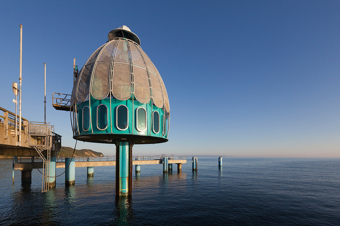 Taucherglocke an der Seebrücke, Sellin, Rügen, Ostsee, Mecklenburg-Vorpommern, Deutschland