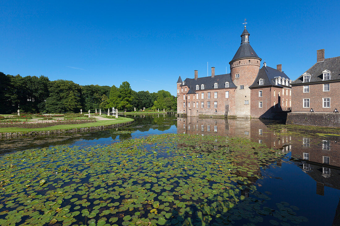 Anholt moated castle, near Isselburg, Muensterland, North-Rhine Westphalia, Germany