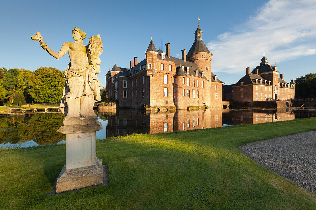 Anholt moated castle, near Isselburg, Muensterland, North-Rhine Westphalia, Germany