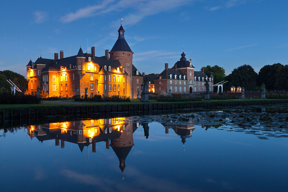 Anholt moated castle, near Isselburg, Muensterland, North-Rhine Westphalia, Germany