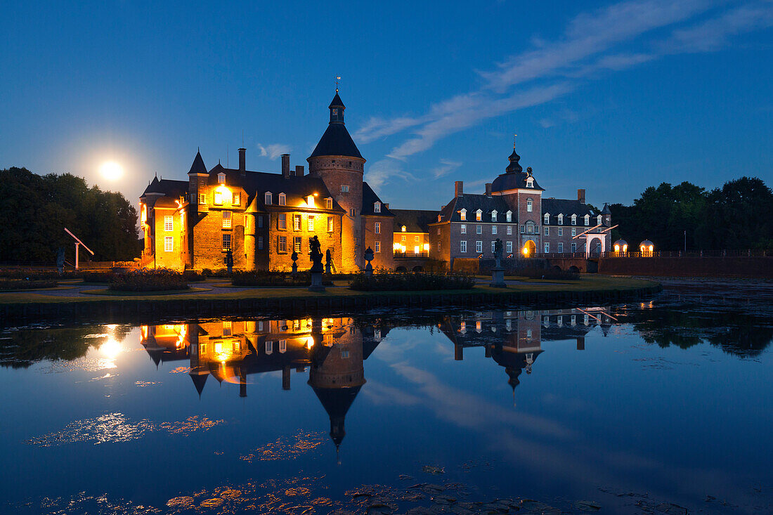 Anholt moated castle, near Isselburg, Muensterland, North-Rhine Westphalia, Germany