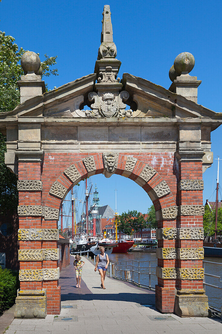 Portal am Ratsdelft, Emden, Ostfriesland, Niedersachsen, Deutschland