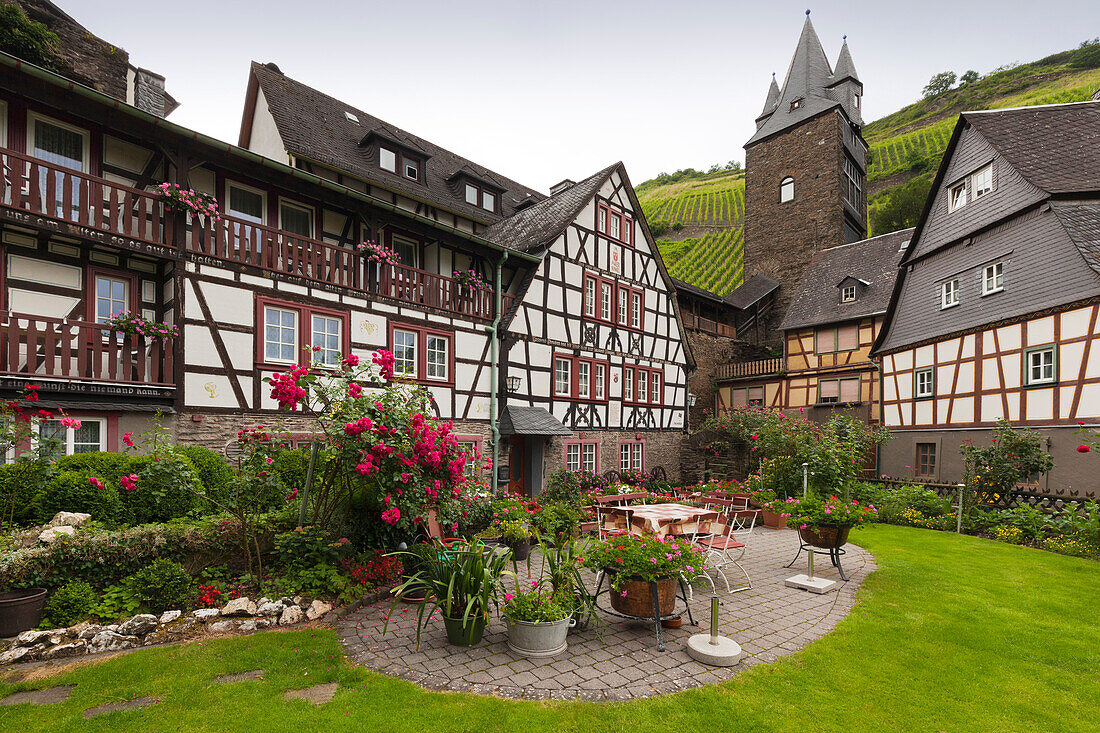 Guesthouse Im Malerwinkel, Steeger Gate in the Background, Bacharach, Rhine river, Rhineland-Palatinate, Germany