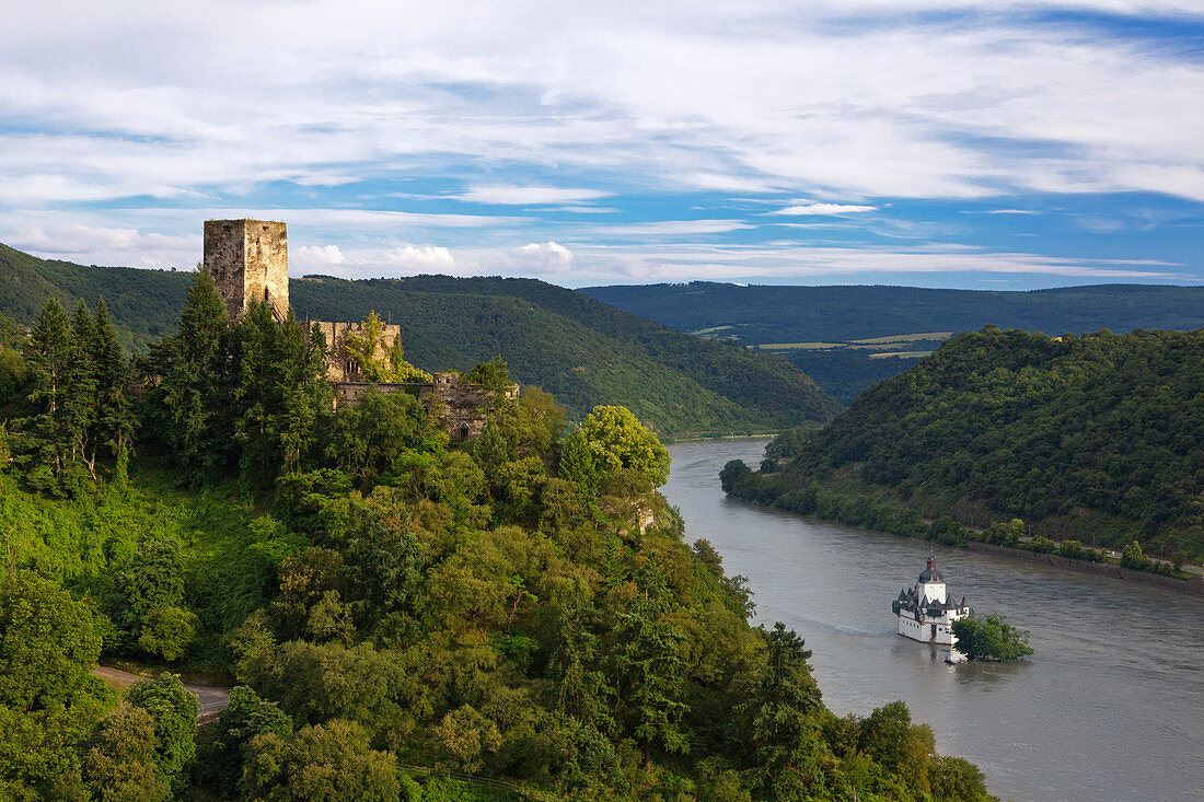 Gutenberg and Pfalzgrafenstein castle, near Kaub, Rhine river, Rhineland-Palatinate, Germany