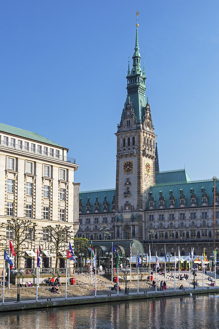Blick über Kleine Alster auf Hamburger Rathaus, Altstadt, Hansestadt Hamburg, Norddeutschland, Deutschland, Europa
