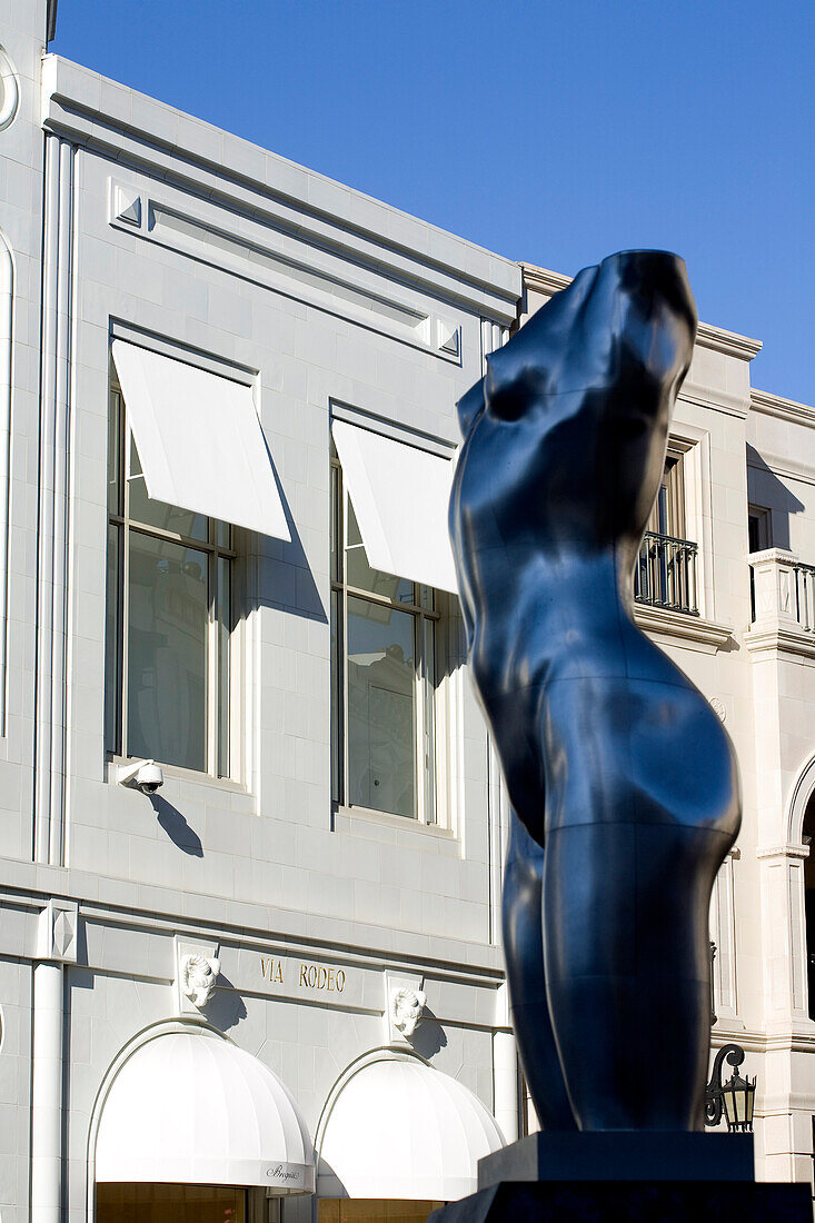 USA, Kalifornien, Los Angeles, Beverly Hills, Rodeo Drive, mit dem Titel Torso Statue des Künstlers Robert Graham