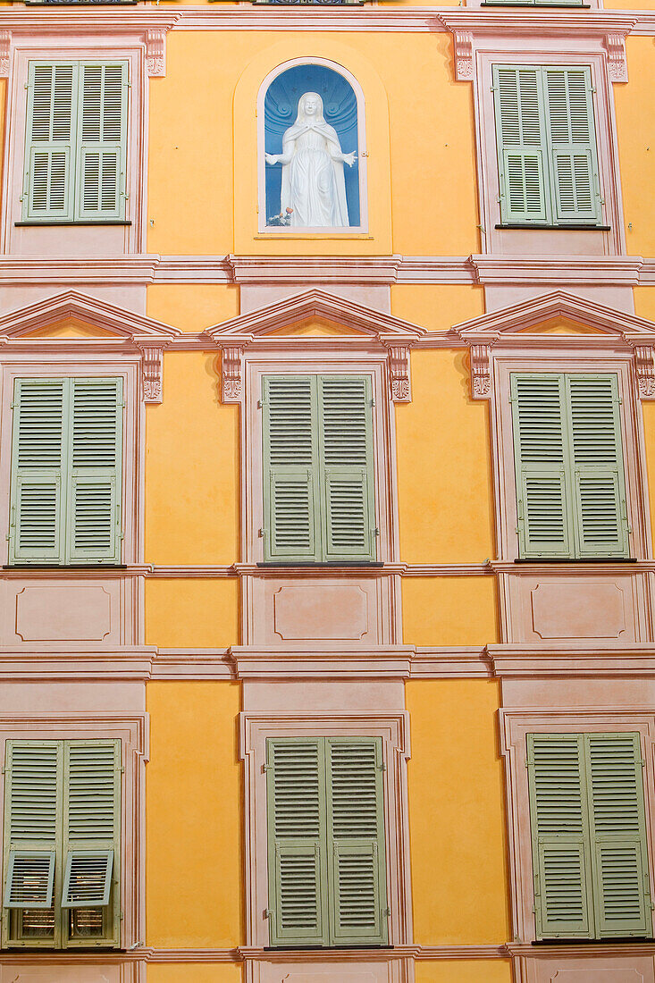 France, Alpes Maritimes, Menton, Place du Cap (Cap square)