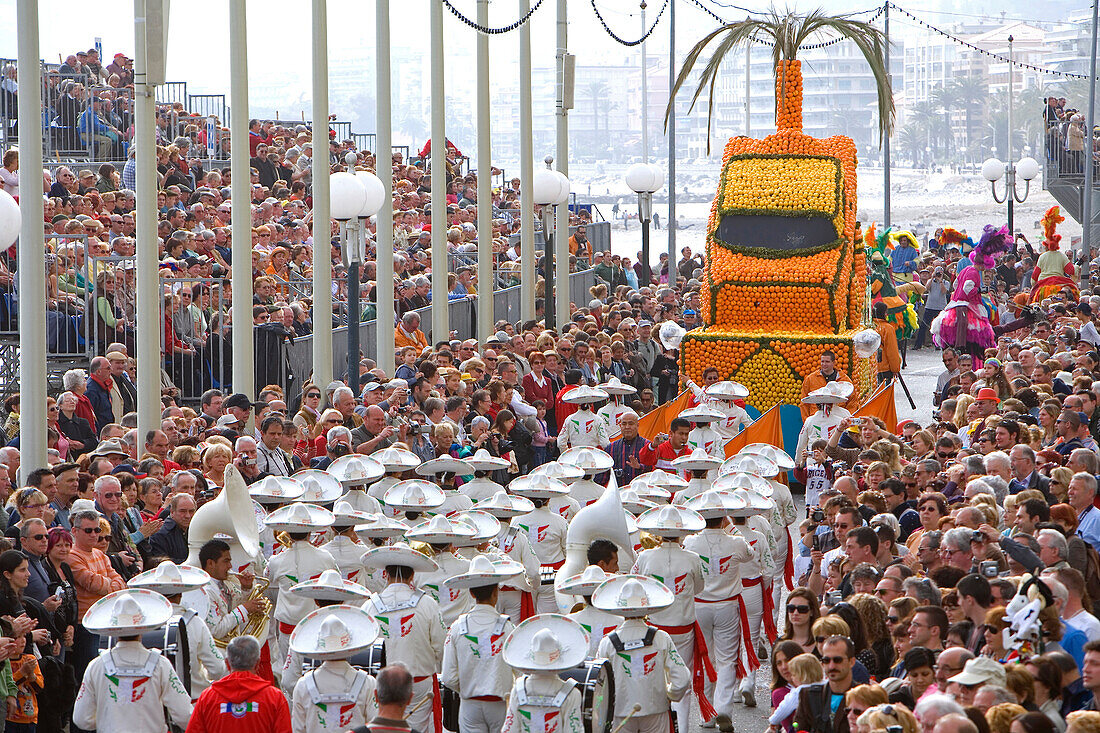 France, Alpes Maritimes, Menton, Le Corso, Fete du Citron (Lemon Festival), the islands of the world, parade