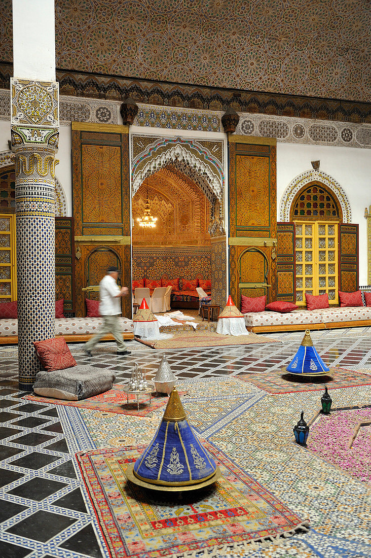 Marokko, dem Mittleren Atlas, Fez, Imperial City Fes El Bali, Medina als Weltkulturerbe der UNESCO, umgewandelt Mnebhi Palace in ein Restaurant heute, war der historische Ort, an dem der Vertrag von Fez unterzeichnet wurde von Lyautey