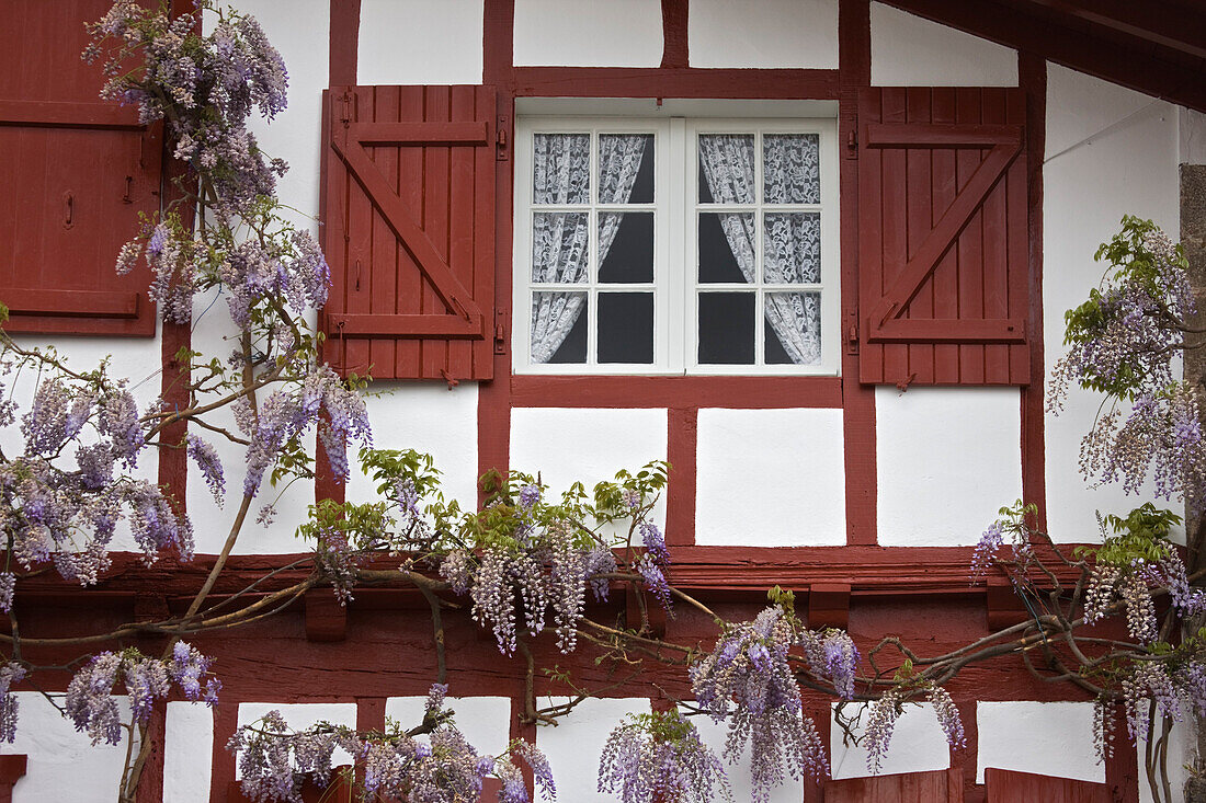 France, Pyrenees Atlantiques, Ciboure, typical old Basque house