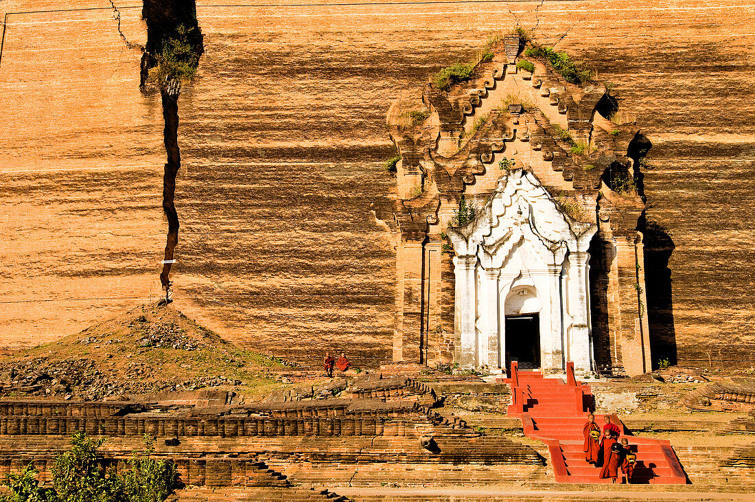 Myanmar (Burma), Sagaing, Mingun, Mingun Pagode, begann den Bau im Jahre 1790 unter dem Befehl von König Bodawpaya war aber nie fertig