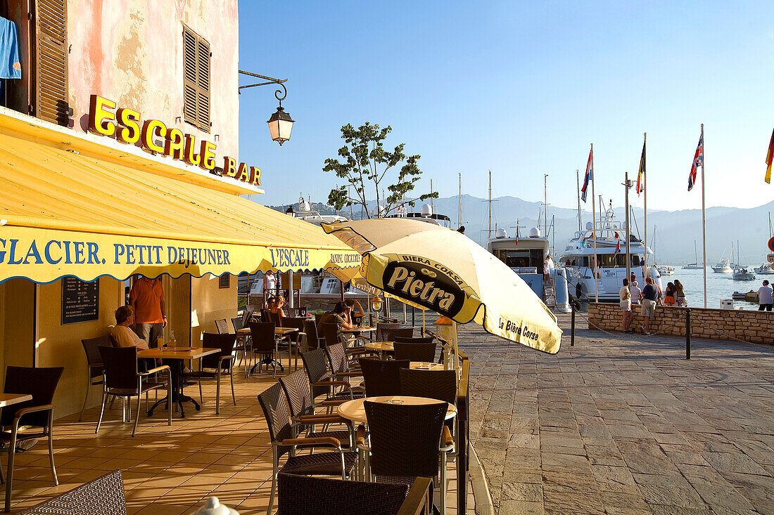 Frankreich, Haute Corse, Saint Florent, Café am Hafen