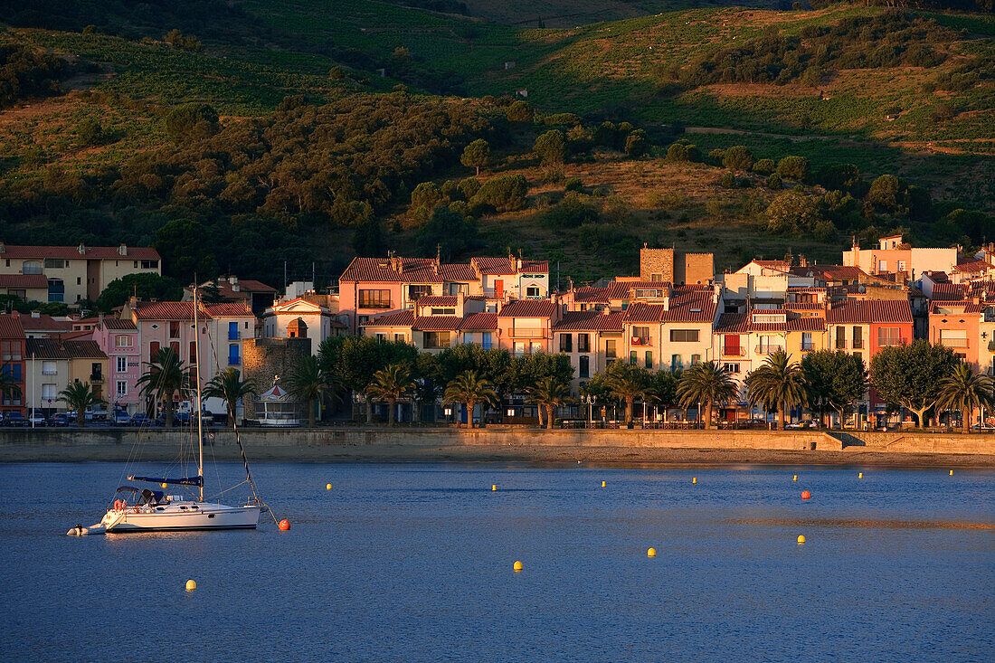 Frankreich, Pyrennees Orientales, Collioure, Plage de Port d'Avall