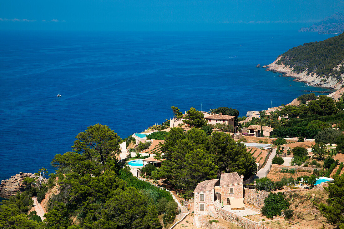 Blick auf luxuriöse Finca und Küste, Banyalbufar, Mallorca, Balearen, Spanien