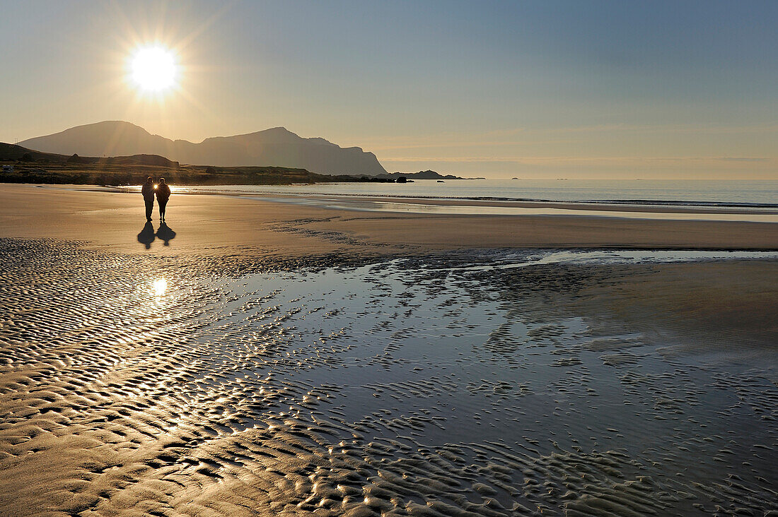 Norway, Nordland County, Lofoten Islands, Flakstadoy Island, Ramberg white sand beach