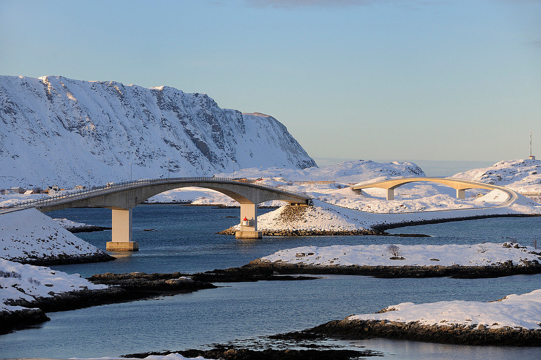Norway, Nordland County, Lofoten Islands, Flakstad Island, bridges in Ramberg in Winter