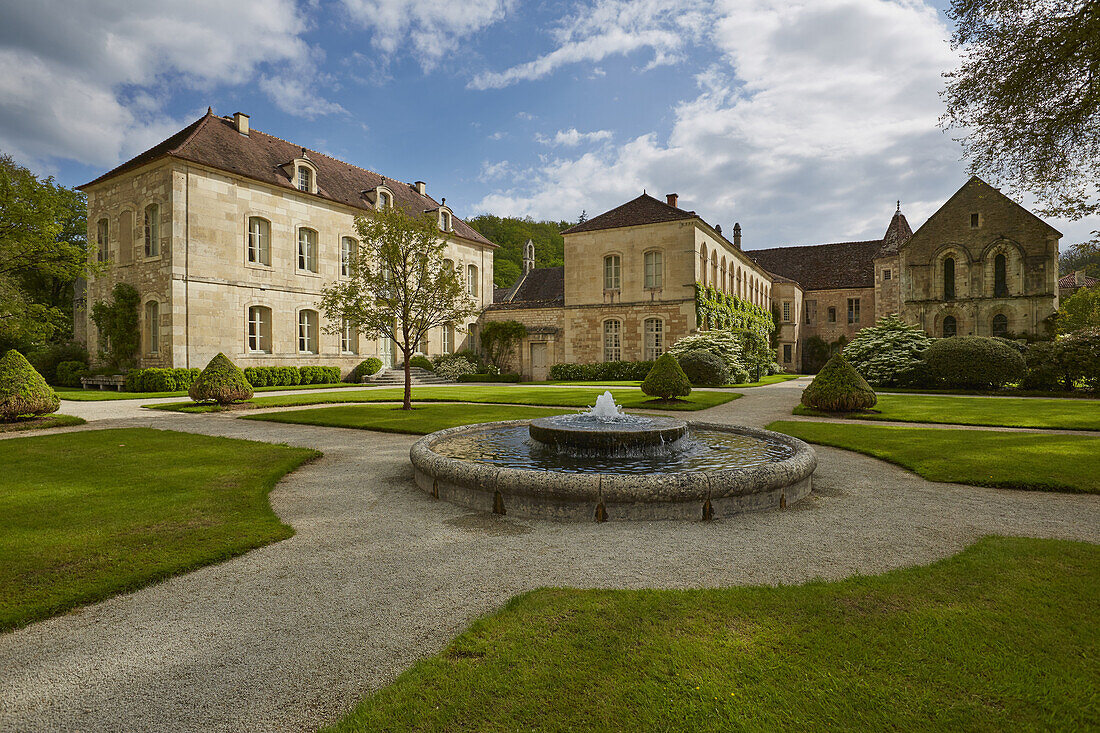 Abbaye de Fontenay bei Montbard , Canal de Bourgogne , Dept. Côte-d'Or , Region Burgund , Frankreich , Europa