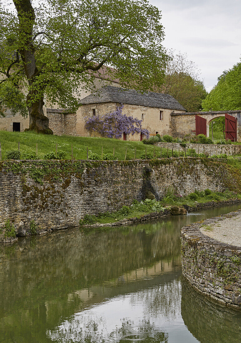 Château de Bussy-Rabutin 16th century , Bussy-le-Grand , Departement Côte-d'Or , Burgundy , France , Europe