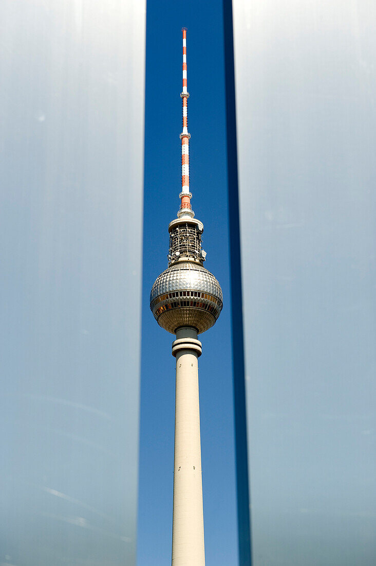 Deutschland, Berlin, Bezirk Mitte, Platz von Marx-Engels-Forum (DDR) und der Fernsehturm