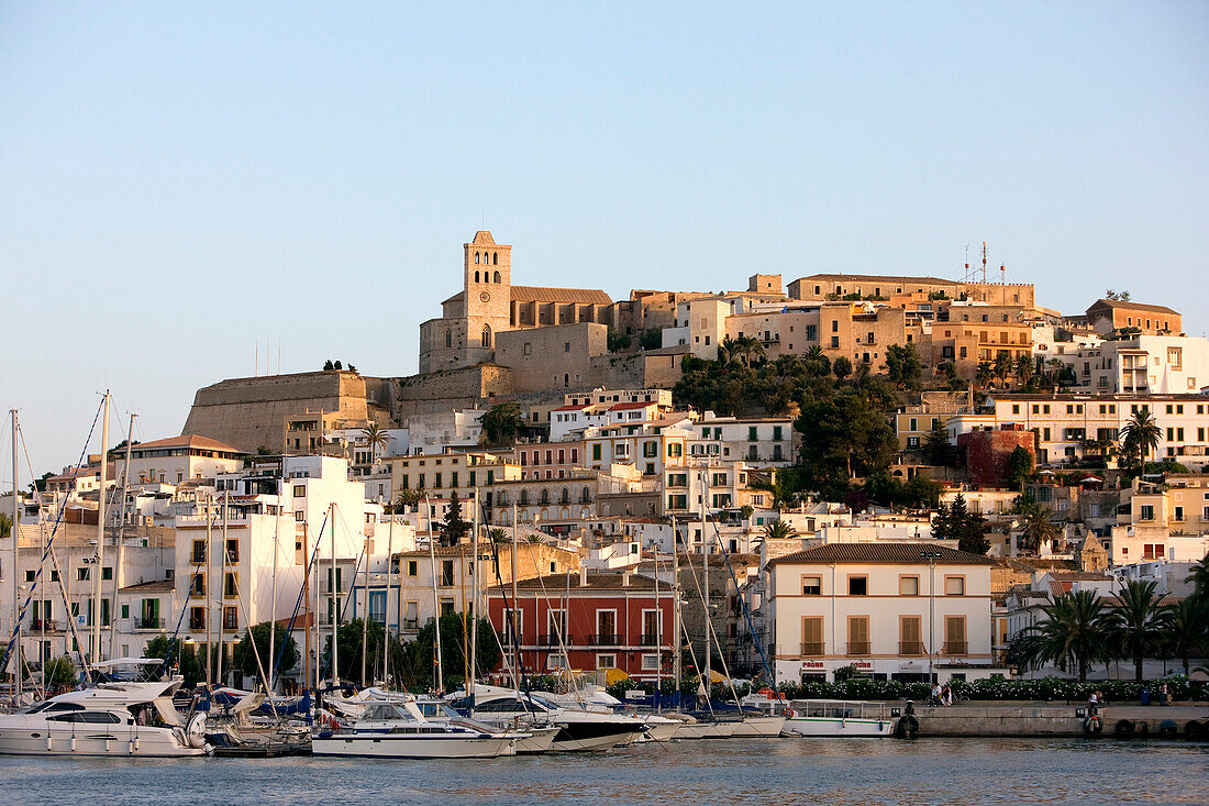 Spanien, Balearen, Ibiza, Eivissa (Ibiza Stadt), Dalt Vila (Oberstadt) als Weltkulturerbe von der UNESCO