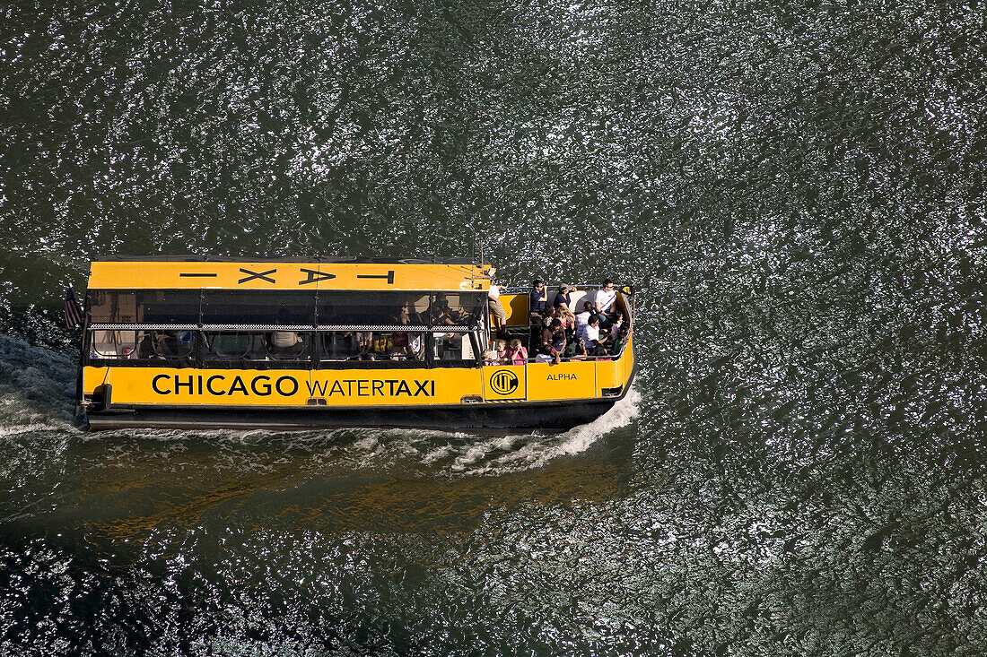 United States, Illinois, Chicago, taxi boat on Chicago River