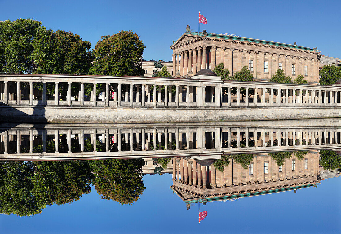 Alte Nationalgalerie (Old National Gallery), Colonnades, Museum Island, UNESCO World Heritage Site, Mitte, Berlin, Germany, Europe