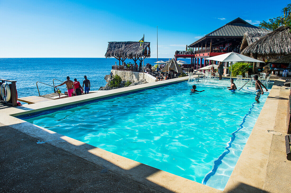 Swimming pool in Ricks Cafe, Negril, Jamaica, West Indies, Caribbean, Central America