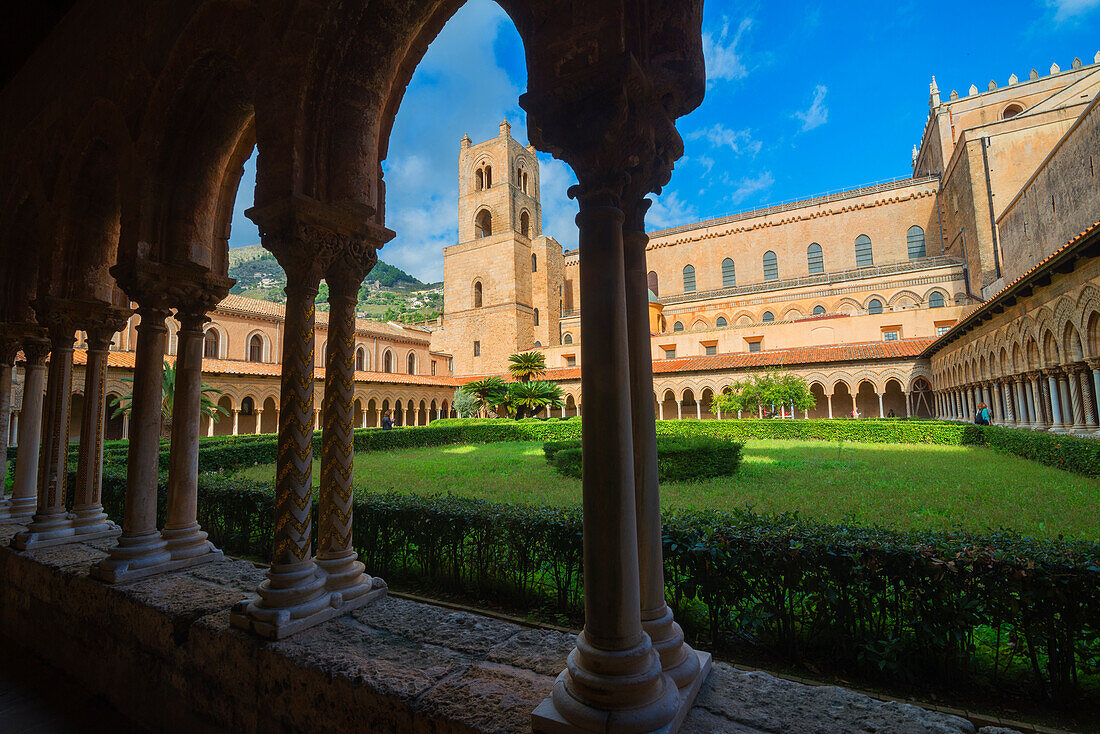 Cloister, Cathedral of Monreale, Monreale, Palermo, Sicily, Italy, Europe