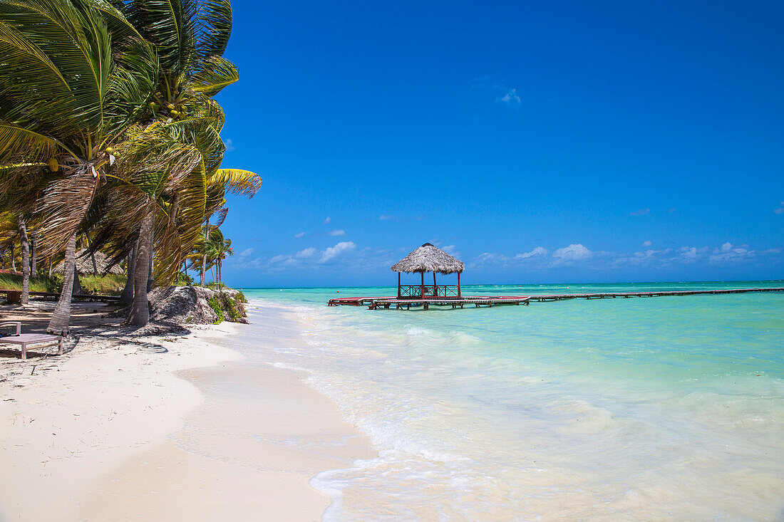 Wooden red jetty, Playa El Paso, Cayo Guillermo, Jardines del Rey, Ciego de Avila Province, Cuba, West Indies, Caribbean, Central America