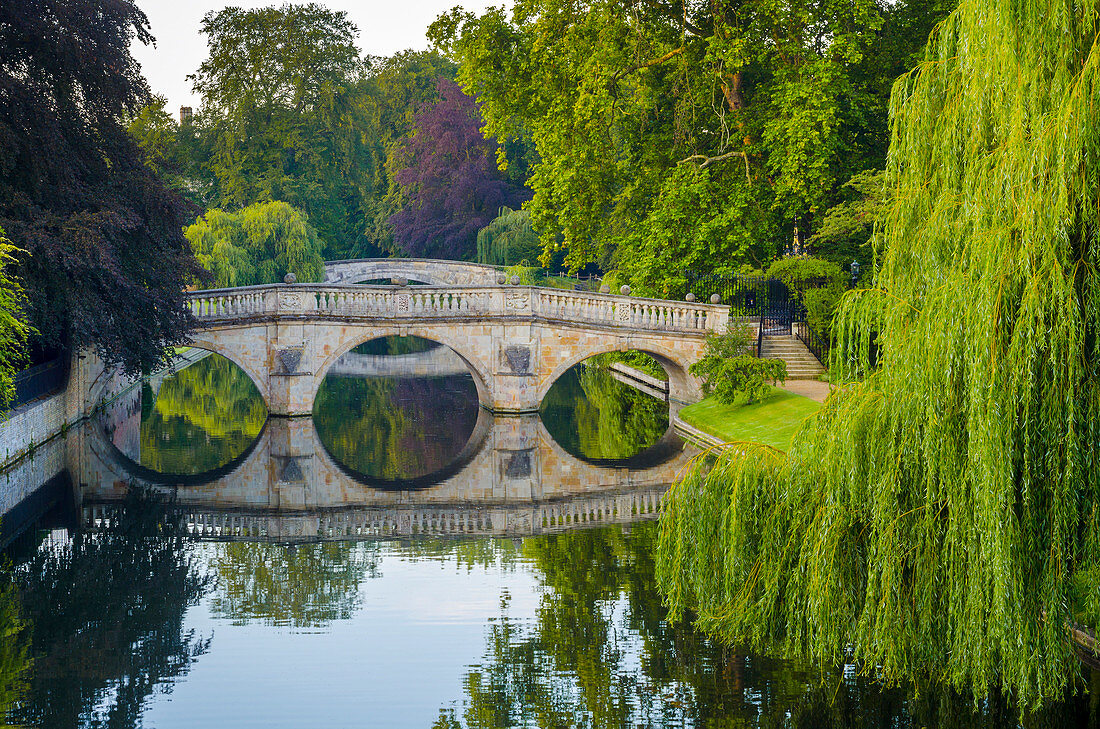 Clare and King's College Bridges over River Cam, The Backs, Cambridge, Cambridgeshire, England, United Kingdom, Europe