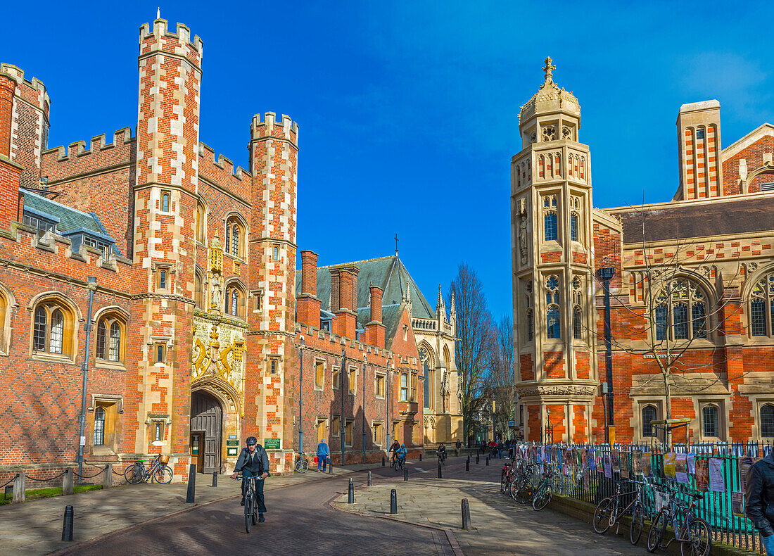 St. John's College Gate, Camrbridge University, Cambridge, Cambridgeshire, England, United Kingdom, Europe