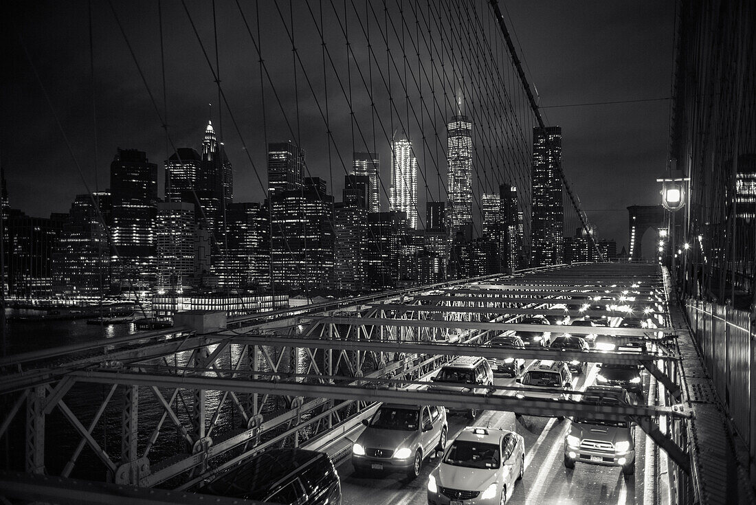 Brooklyn Bridge mit Skyline von Manhatten, Stadt New York, New York, USA