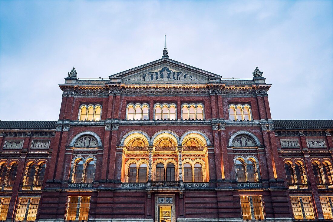 Victoria and Albert Museum, inner courtyard façade detailCromwell Rd, Knightsbridge, London, England