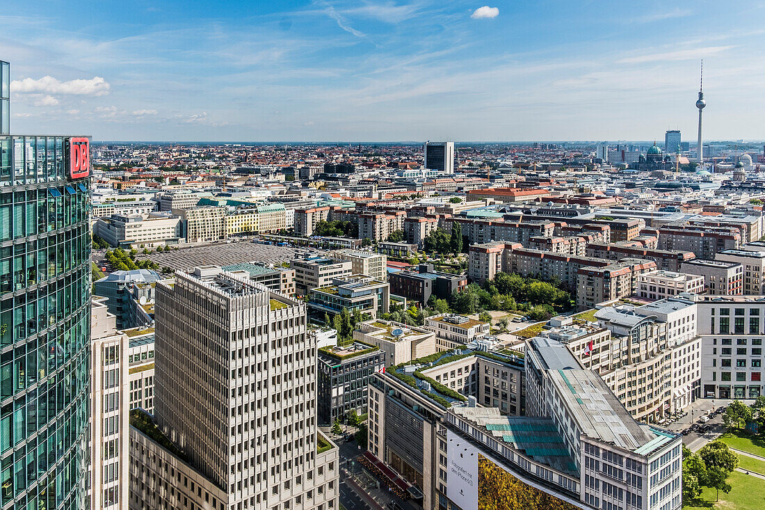Blick auf Berlin vom Potsdamer Platz mit Blickrichtung Berliner Dom und Fernsehturm, Berlin, Deutschland