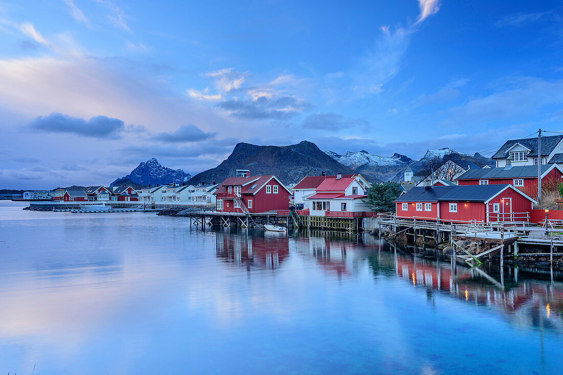 Bay with houses of Svolvaer, Svolvaer, Lofoten, Norland, Norway