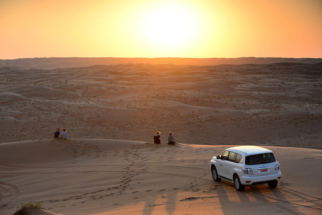 Trip in the Sharquiyah desert near al-Mintirib, Oman