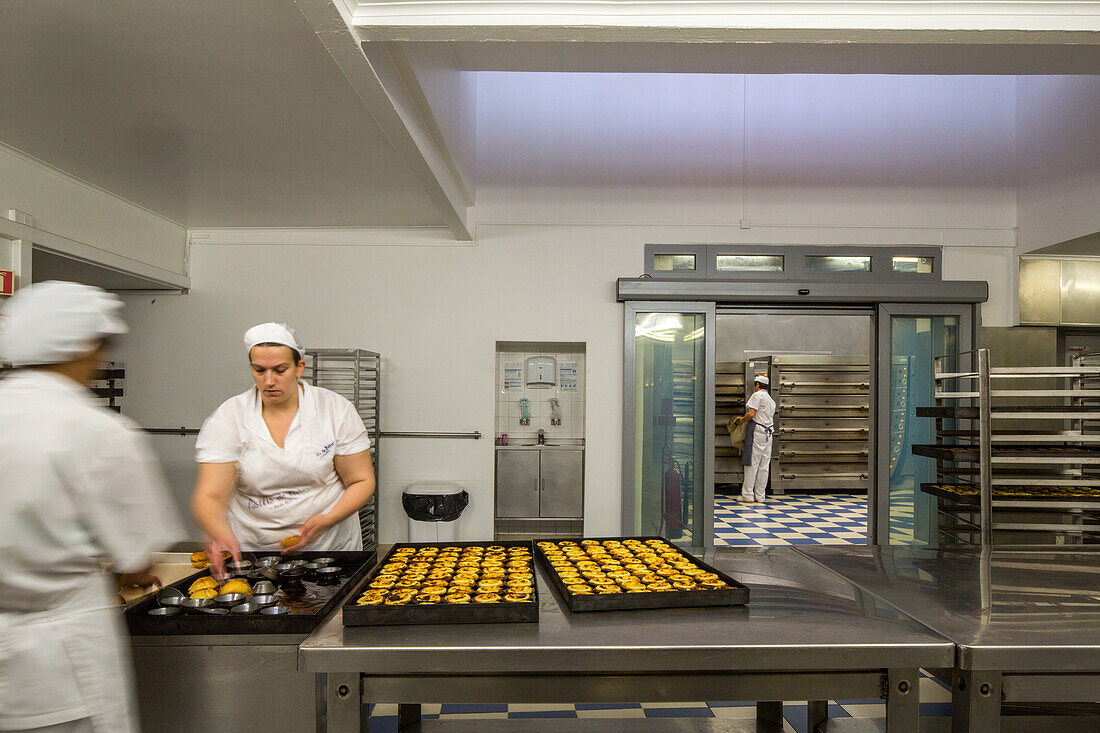 Pastéis de Nata, custard tarts, pudding, Casa Pastéis de Belém, Belém, Lisbon, Portugal